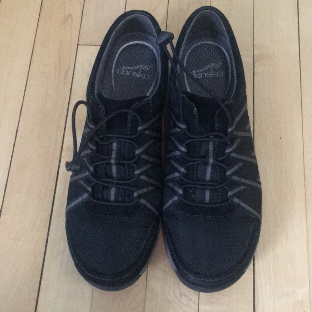 Like-new Dansko shoes